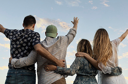 Нові формати дружби після 30: як змінюється близькість у дорослому житті